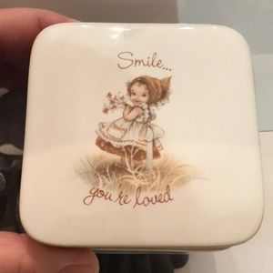 Gretchen Stoneware Trinket Box